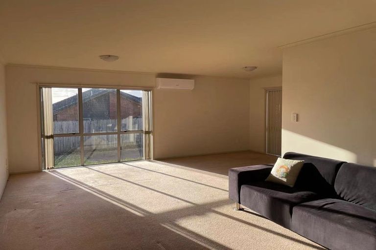 Photo of property in 3 Franheim Crescent, Orewa, 0931