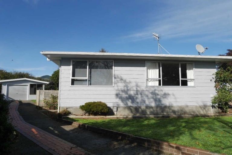 Photo of property in 32 Makarini Street, Paraparaumu, 5032