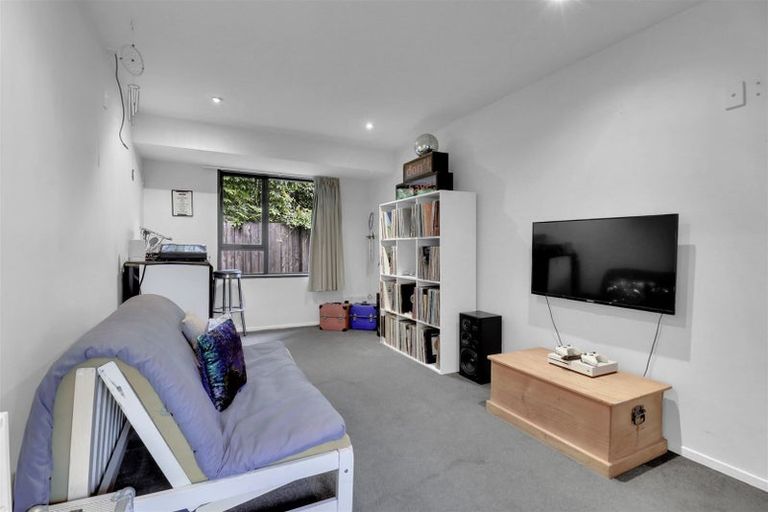 Photo of property in 9 Brockhall Lane, Avonhead, Christchurch, 8042