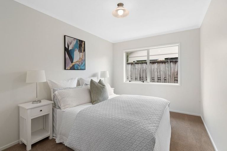 Photo of property in 54 Hillwell Drive, Henderson, Auckland, 0612