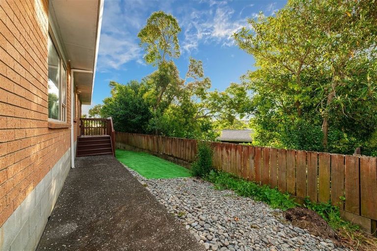 Photo of property in 35e Edmonton Road, Henderson, Auckland, 0612