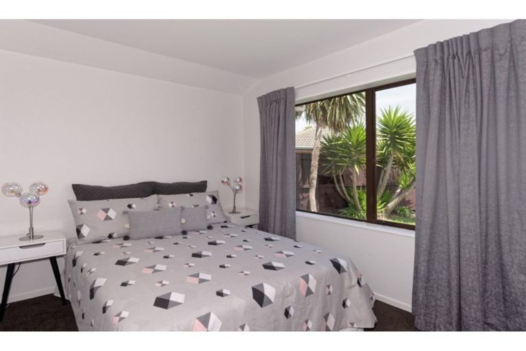 Photo of property in 36 Kirsten Place, Parklands, Christchurch, 8083