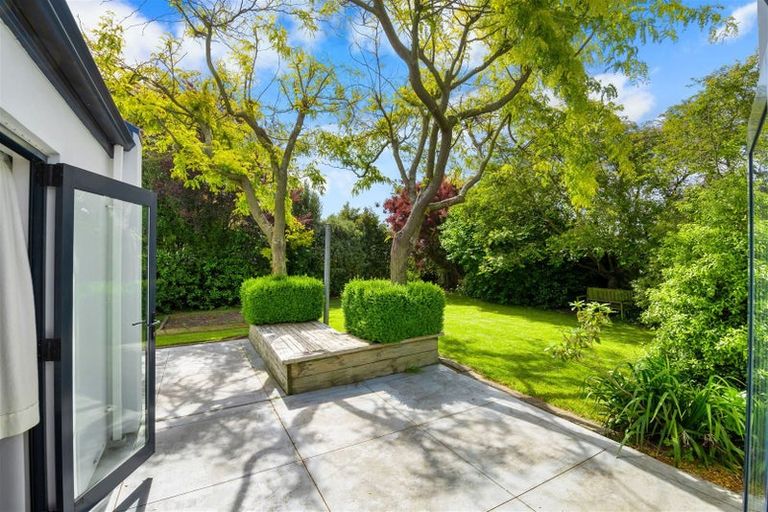 Photo of property in 9 Gwen Place, Redwood, Christchurch, 8051
