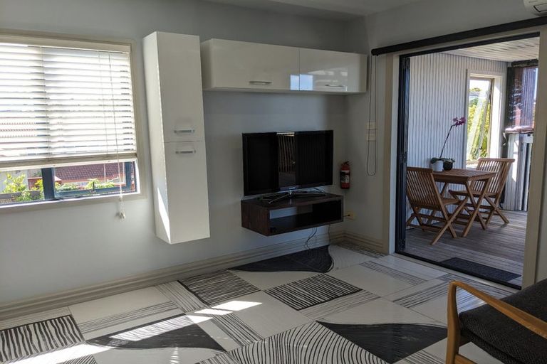 Photo of property in 19 Millstream Drive, Henderson, Auckland, 0610