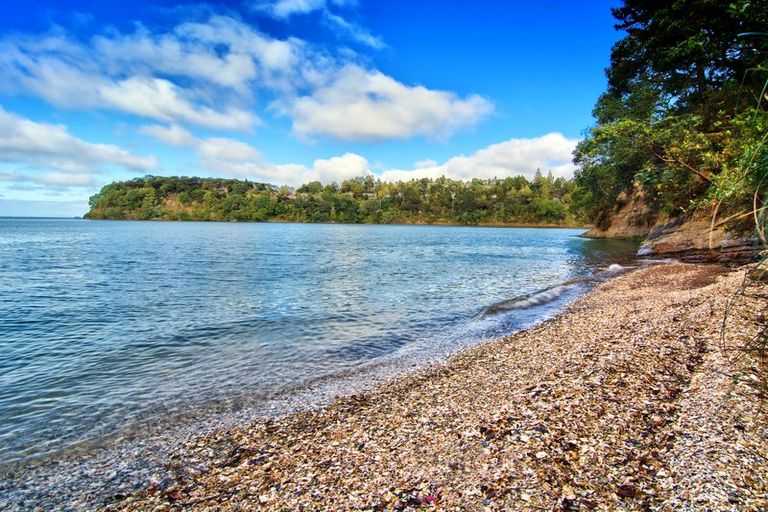 Photo of property in 3 Inaka Place, Titirangi, Auckland, 0604