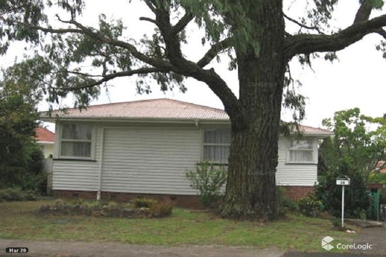 Photo of property in 16 Madison Place, Forrest Hill, Auckland, 0620