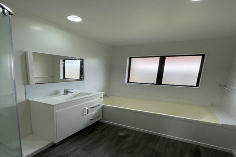 Photo of property in 2/51a Browns Road, Manurewa, Auckland, 2102