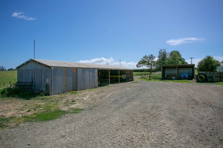 Photo of property in 32b Crispe Road, Clarks Beach, 2122
