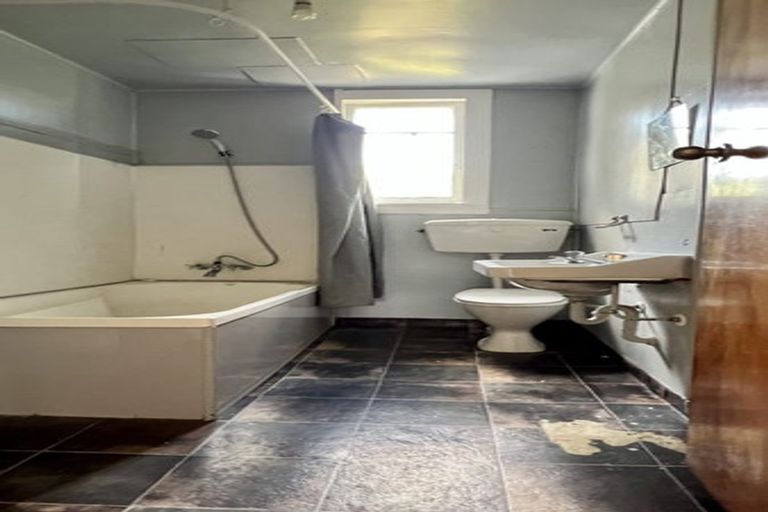 Photo of property in 31 Brougham Street, Westport, 7825