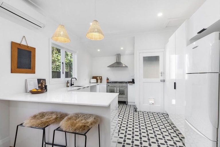 Photo of property in 5 Adams Terrace, Aro Valley, Wellington, 6021