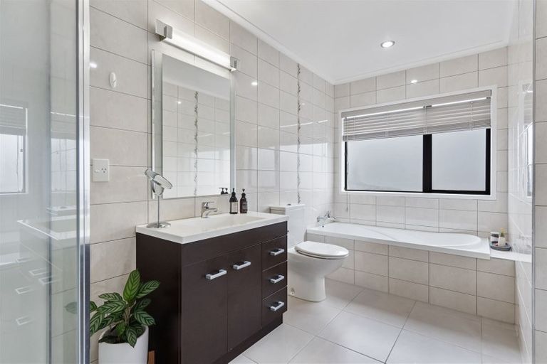 Photo of property in 73d Nile Road, Milford, Auckland, 0620