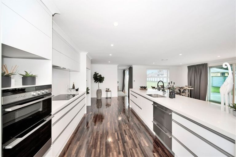 Photo of property in 30 Mercade Close, Stratford, 4332