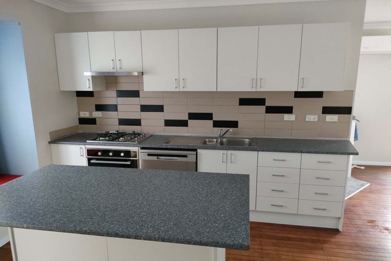 Photo of property in 145 Arran Road, Browns Bay, Auckland, 0630