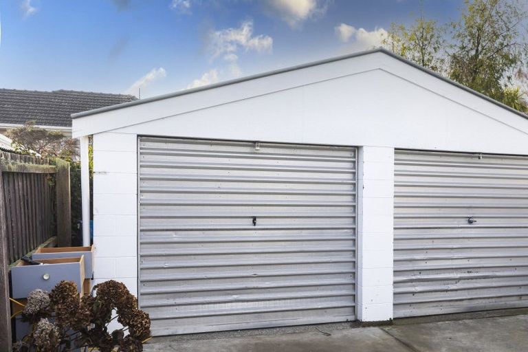 Photo of property in 2/136 Wainoni Road, Avondale, Christchurch, 8061