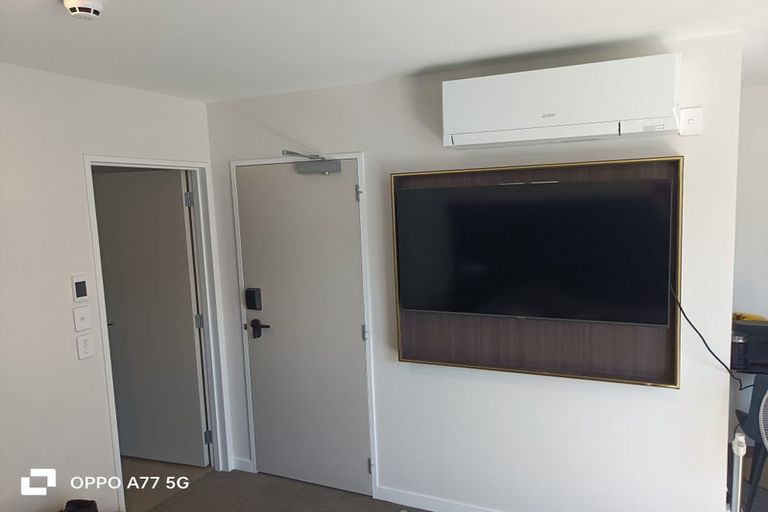 Photo of property in Proximity Apartment Hotel, 804/172u Thorndon Quay, Pipitea, Wellington, 6011