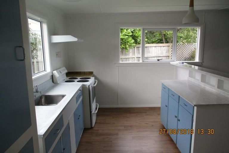 Photo of property in 25 Heperi Street, Waikanae Beach, Waikanae, 5036