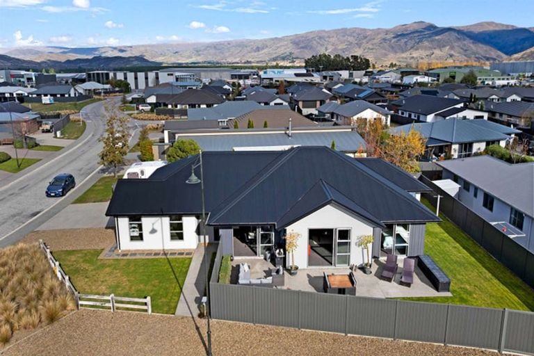 Photo of property in 14 Stowell Drive, Cromwell, 9310