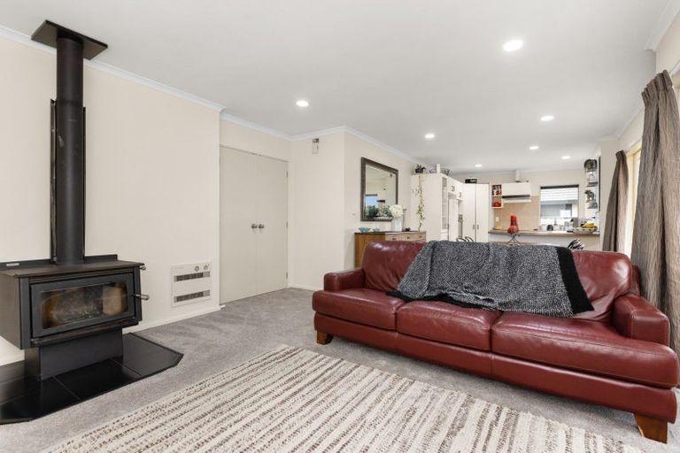 Photo of property in 13 Flemington Place, Taradale, Napier, 4112