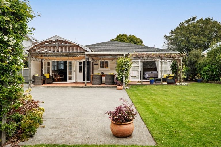 Photo of property in 97 Stout Street, Whataupoko, Gisborne, 4010
