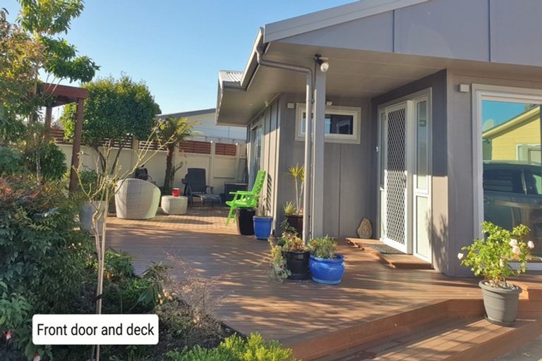 Photo of property in 107 Ryder Crescent, Levin, 5510