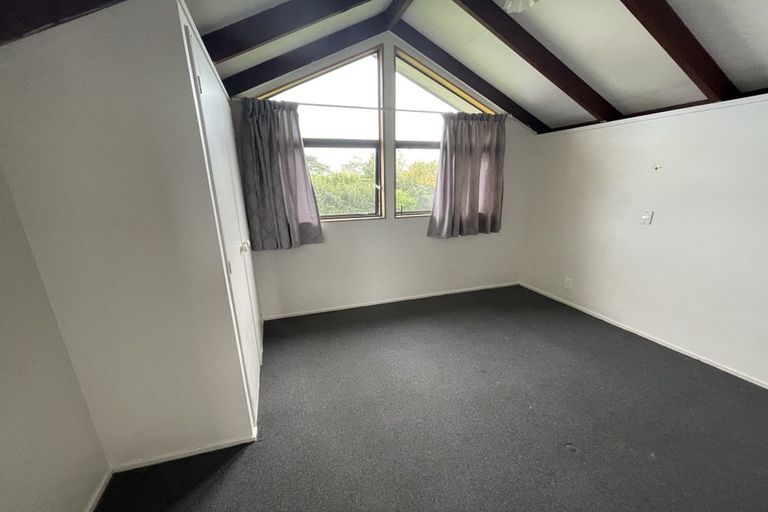 Photo of property in 113 Beach Road, Te Atatu Peninsula, Auckland, 0610