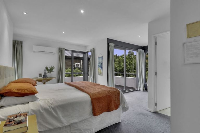 Photo of property in 9 Brockhall Lane, Avonhead, Christchurch, 8042