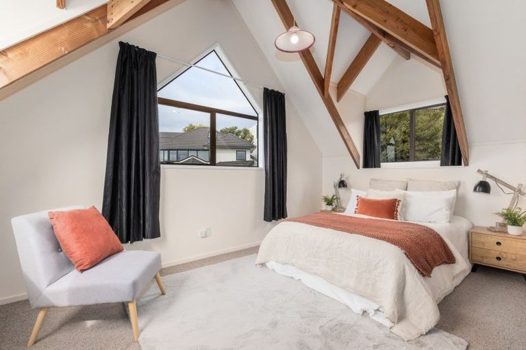 Photo of property in 16 The Crowsnest, Whitby, Porirua, 5024