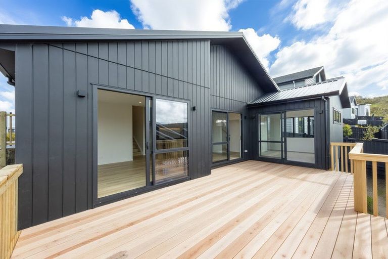 Photo of property in 24 Kikorangi Drive, Wainui, 0992