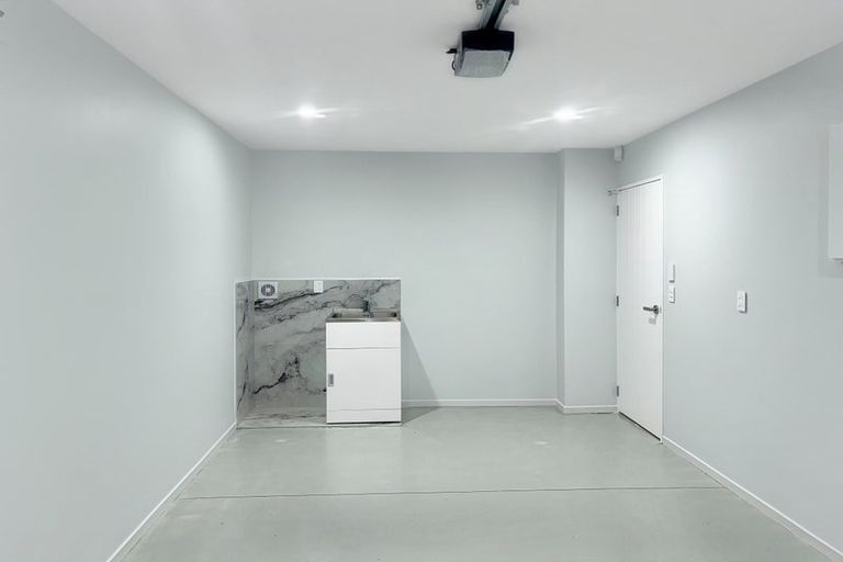 Photo of property in 4 Nicola Place, Mangere, Auckland, 2022