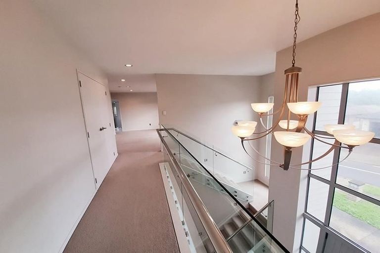 Photo of property in 25 Andy Crescent, Flat Bush, Auckland, 2016