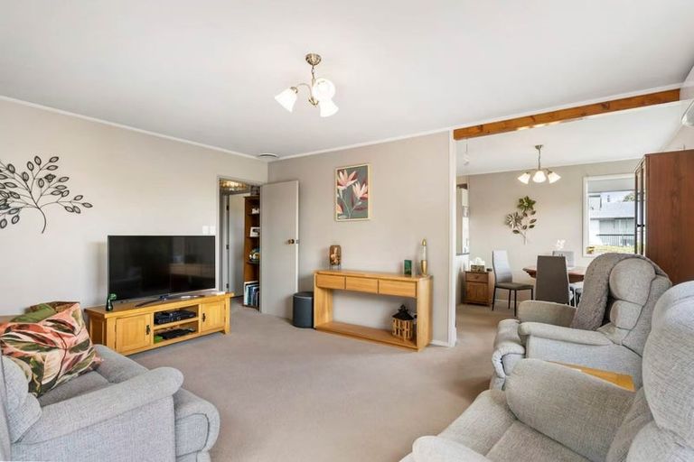 Photo of property in 9 Tree View Avenue, Glenfield, Auckland, 0629