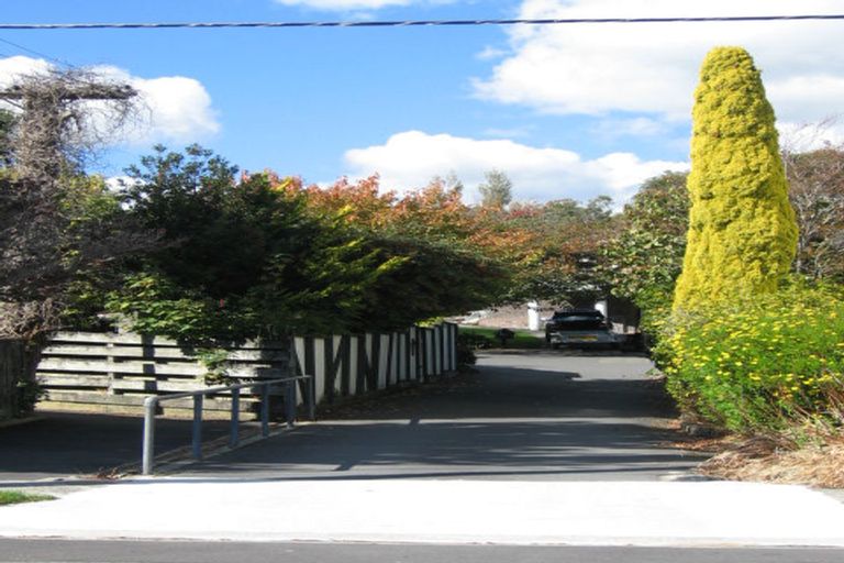 Photo of property in 9a Dowling Grove, Silverstream, Upper Hutt, 5019