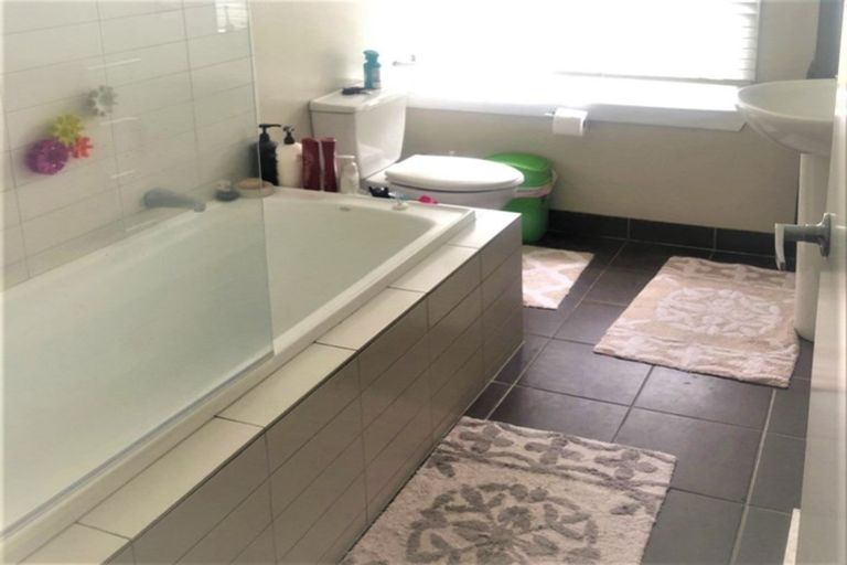 Photo of property in 1 Huia Road, Titirangi, Auckland, 0604