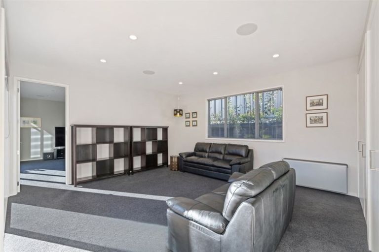 Photo of property in 148 Holly Road, St Albans, Christchurch, 8014