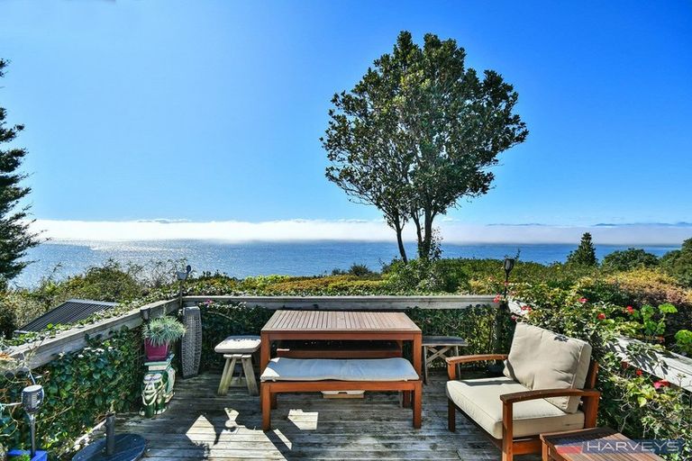 Photo of property in 211 Howard Road, Orere Point, Papakura, 2585