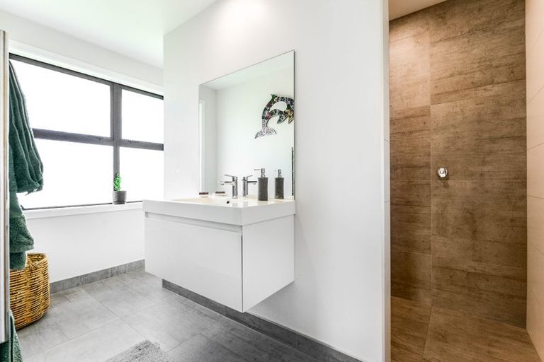 Photo of property in 2 Alan Livingston Drive, Cambridge, 3434