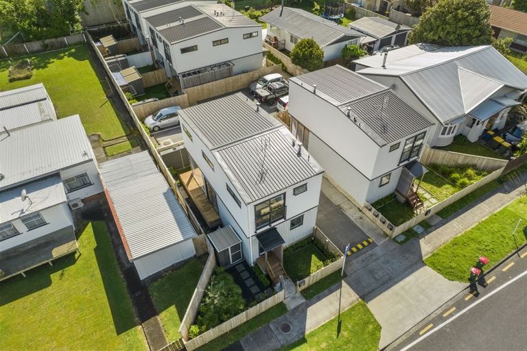 Photo of property in 1/31b Garelja Road, Henderson, Auckland, 0612