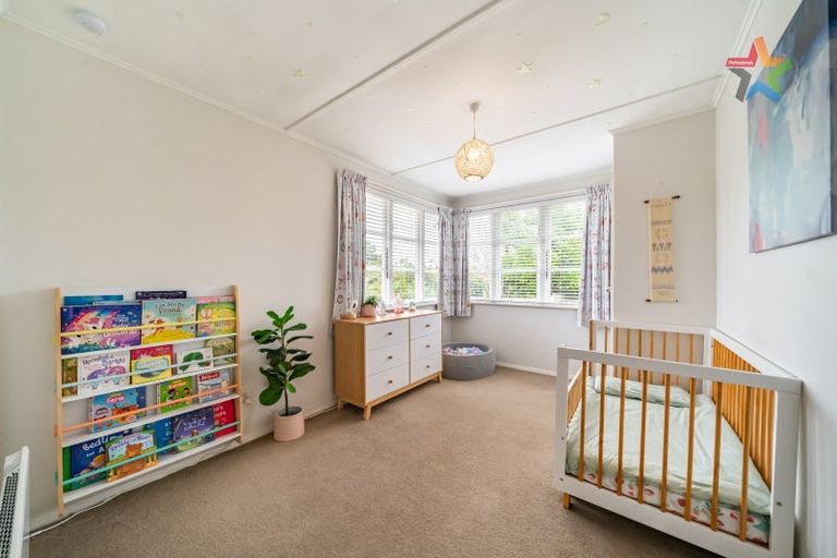 Photo of property in 1 Waldie Grove, Avalon, Lower Hutt, 5011