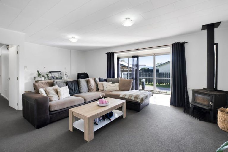 Photo of property in 27 Culzean Grove, Bell Block, New Plymouth, 4312