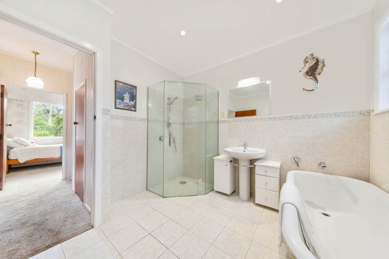 Photo of property in 2 Kay Road, Swanson, Auckland, 0614