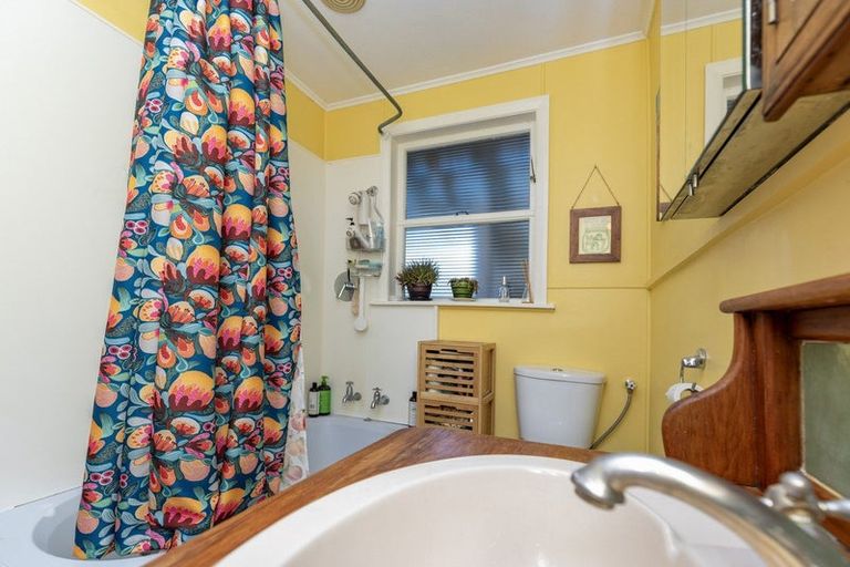 Photo of property in 144 Tilley Road, Paekakariki, 5034