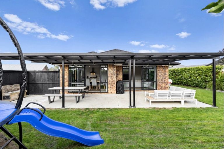 Photo of property in 31 Chestnut Close, Kelvin Grove, Palmerston North, 4414