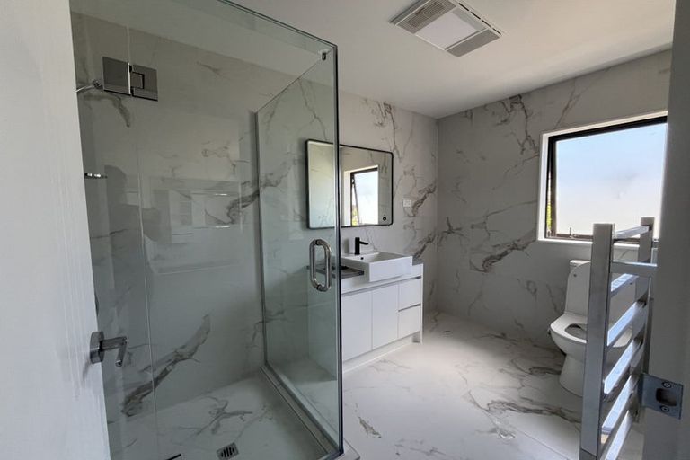 Photo of property in 10a Mantra Road, Massey, Auckland, 0614