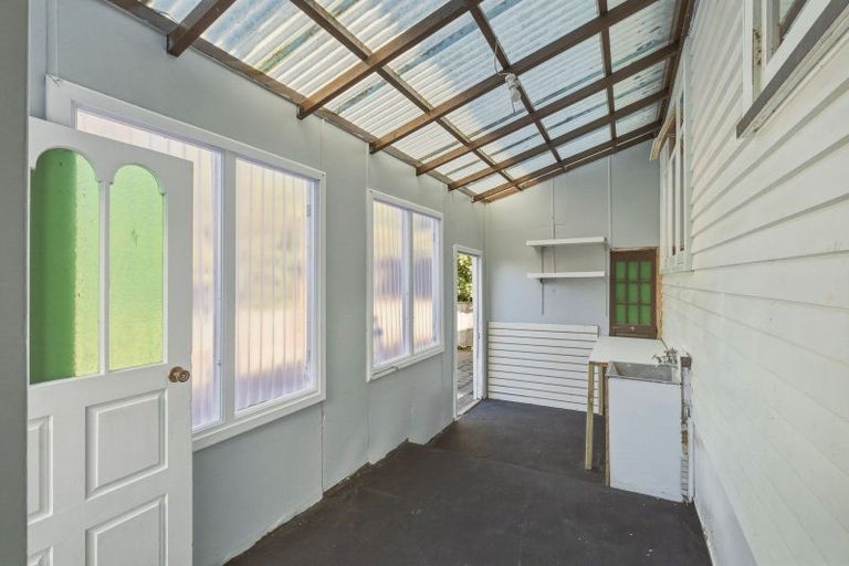 Photo of property in 5 Iwiroa Terrace, Durie Hill, Whanganui, 4500
