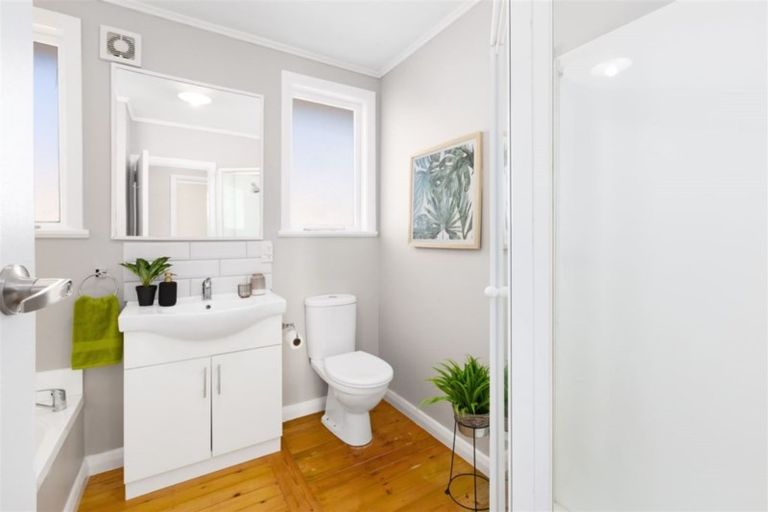 Photo of property in 27 Te Puke Street, Titahi Bay, Porirua, 5022