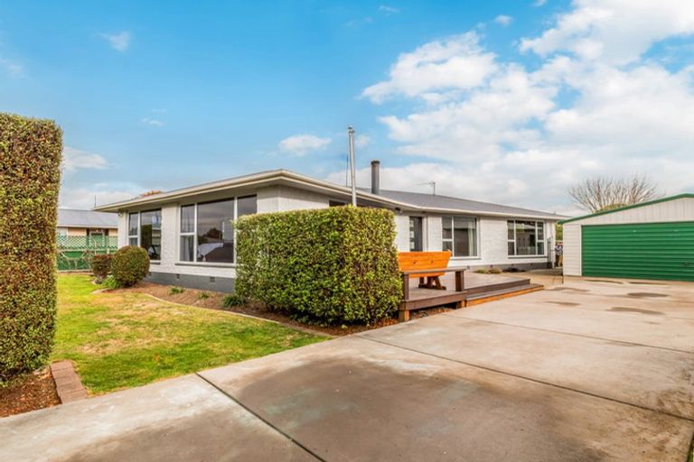 Photo of property in 20 Inwoods Road, Parklands, Christchurch, 8083