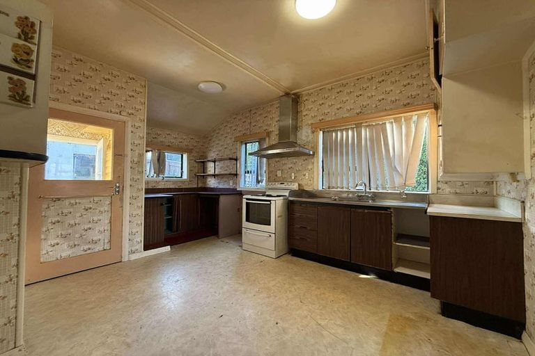 Photo of property in 8 Phillip Street, Johnsonville, Wellington, 6037