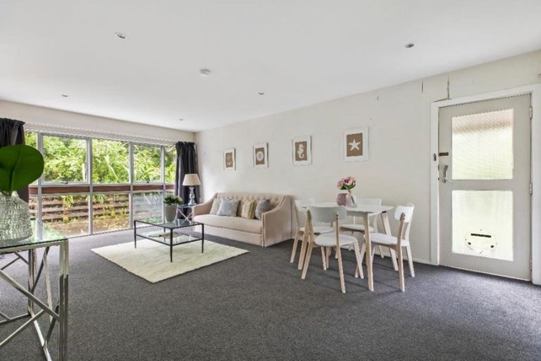 Photo of property in 2/1a Oates Road, Glen Eden, Auckland, 0602