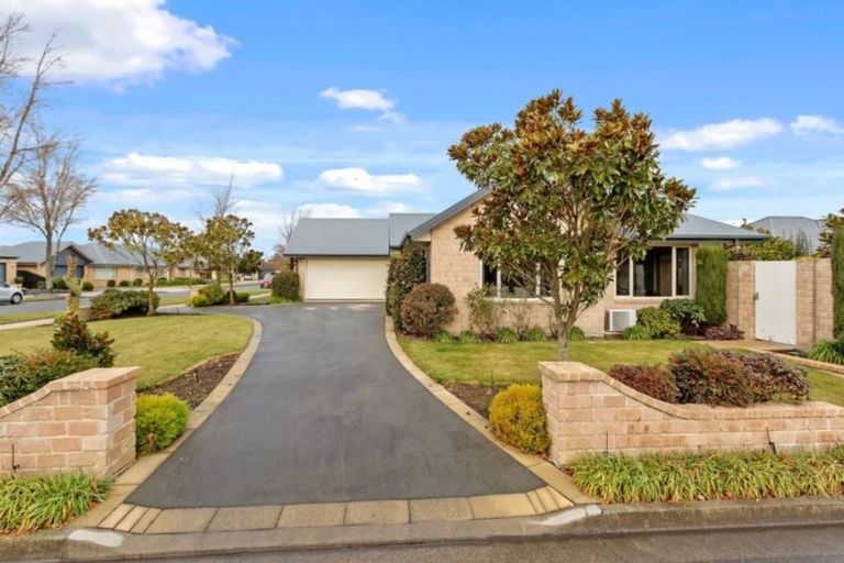 Photo of property in 12 Richard Seddon Drive, Northwood, Christchurch, 8051