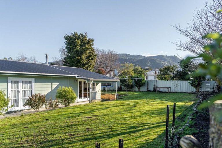 Photo of property in 45f Brandon Street, Featherston, 5710